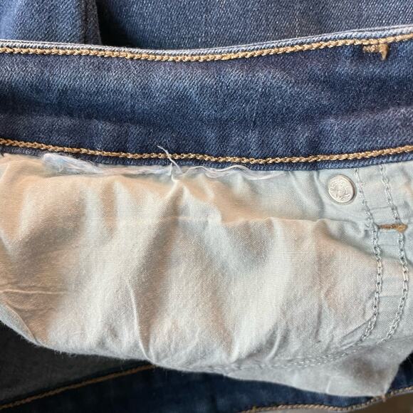 Levi's Womens Jeans Size 31 Straight Rolled Hem Mid Rise Dark Wash Blue Denim - Picture 6 of 10